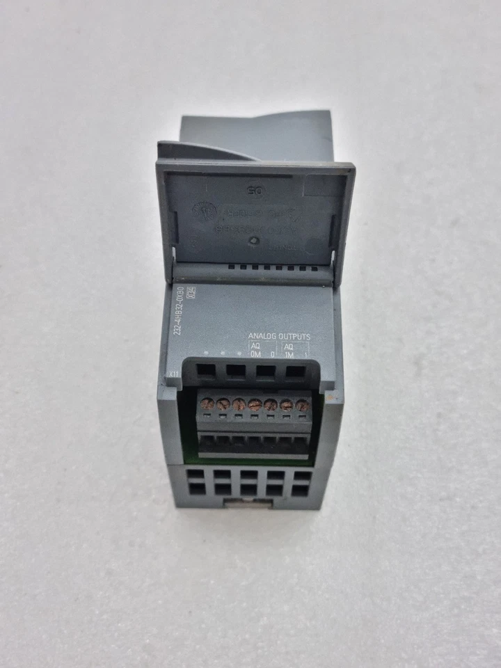 Siemens 6ES7 232-4HB32-0XB0 SM1232AQ Analog Output Module 6ES72324HB320XB0 24Vdc